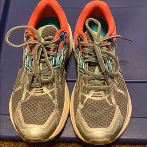 Brooks 7 tennis shoes